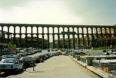 ローマ水道橋　Acueducto romano