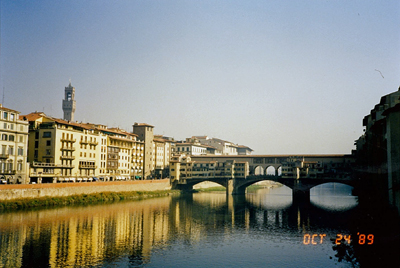 アルノ川とヴェッキオ橋　Arno ＆ Ponte Vecchio