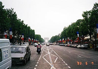 シャンゼリゼ通り L'Avenue des Champs-Elysees