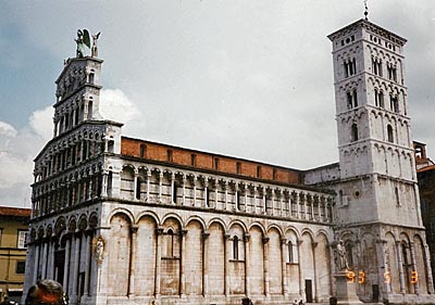 サン・ミケーレ・イン・フォロ教会　Chiesa di San Michele in Foro