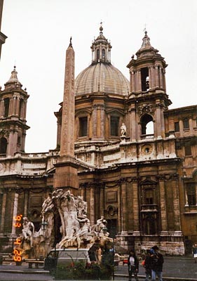 サンタンニェーゼ イン アゴーネ　Sant'Agnese in Agone