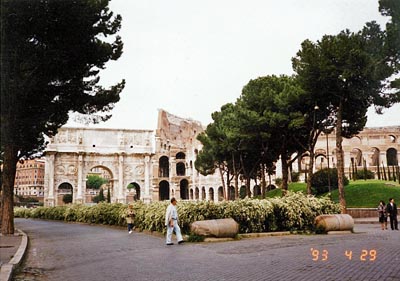 コンスタンティヌスの凱旋門　Arco di Costantino