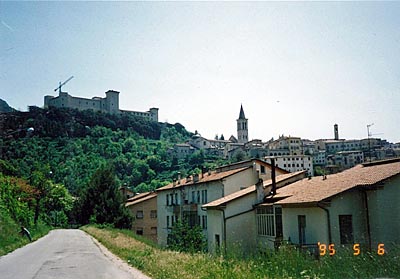 アルボルノツィアーナ城　Rocca Albornoziana